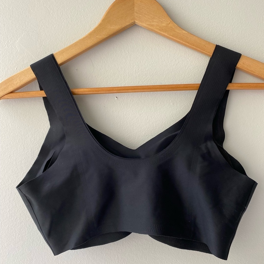 La Vie en Rose Seamless Launch Tank Bra, Size M - Picture 5 of 7